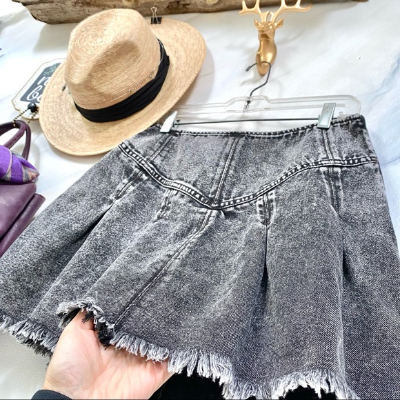 Free People Dresses & Skirts - Sweet FREE PEOPLE distressed denim doll skirt with retro feel & mini fri…